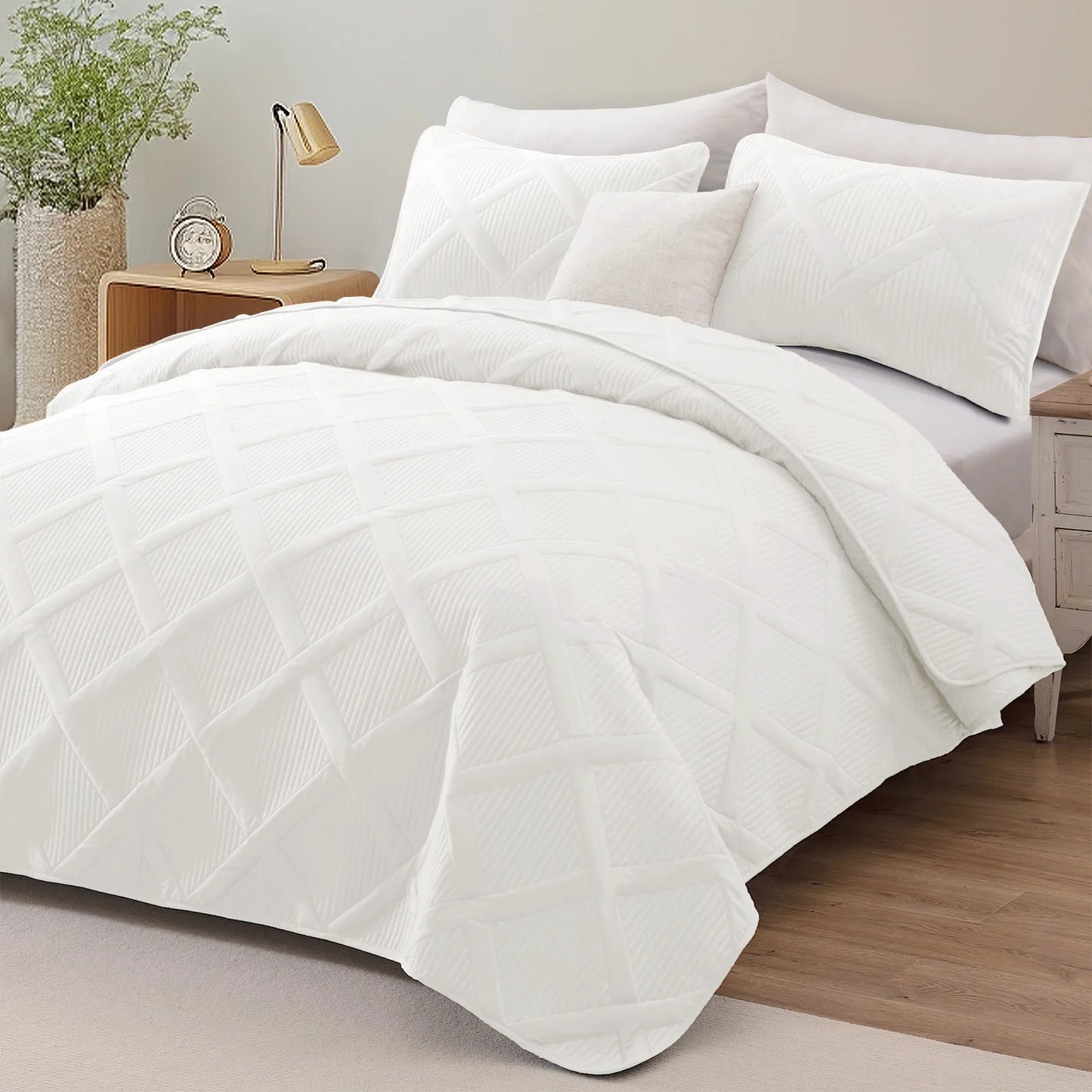 Ultrasonic King Quilt Set, 3-Piece Lightweight Bedspreads Modern Striped Coverlet, White